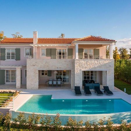 Villa Blanche By Ilc Бртонигла Экстерьер фото
