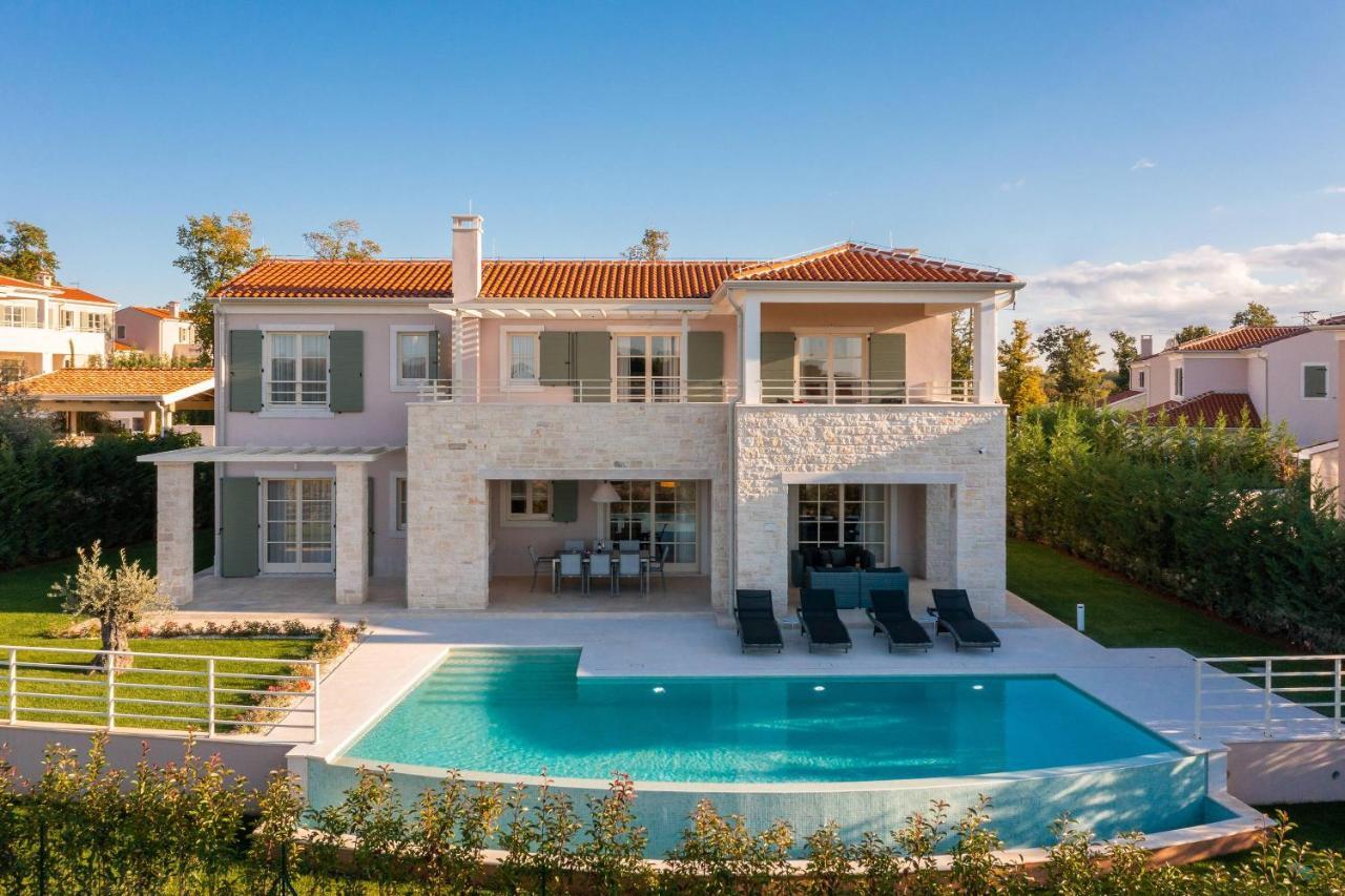 Villa Blanche By Ilc Бртонигла Экстерьер фото